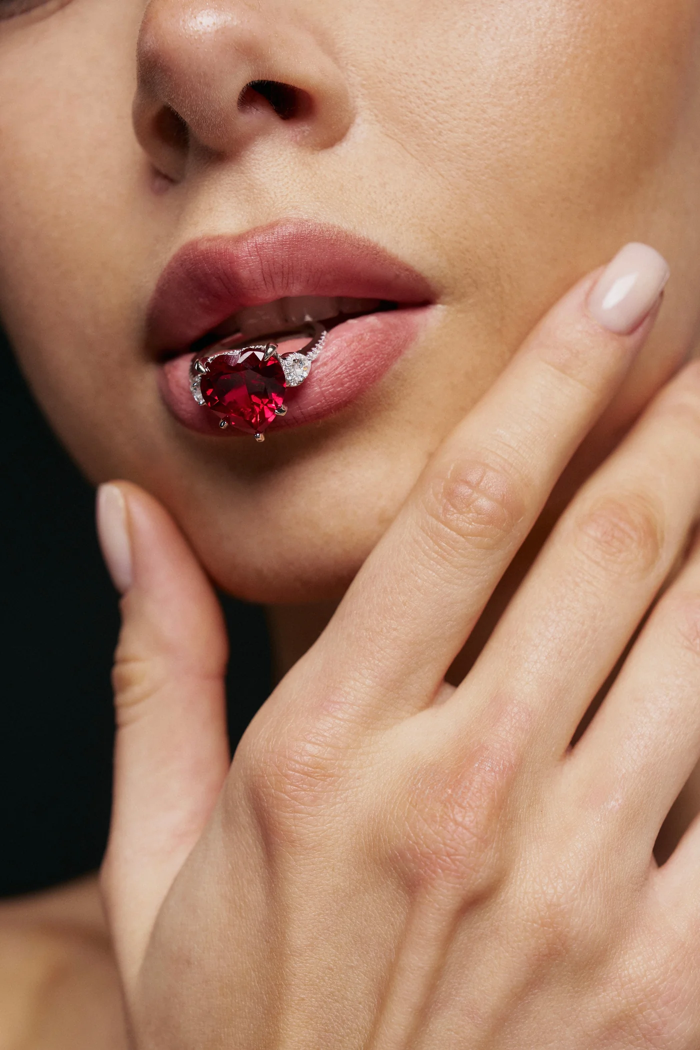 Каблучка "Ruby Heart" – обкладинка - купуйте на Chuttyevo!