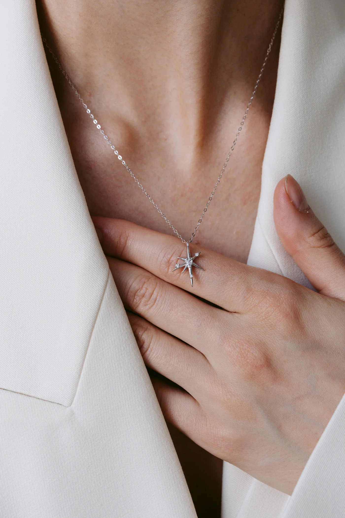 Ланцюжок "Срібна ніч" – обкладинка - купуйте на Chuttyevo!