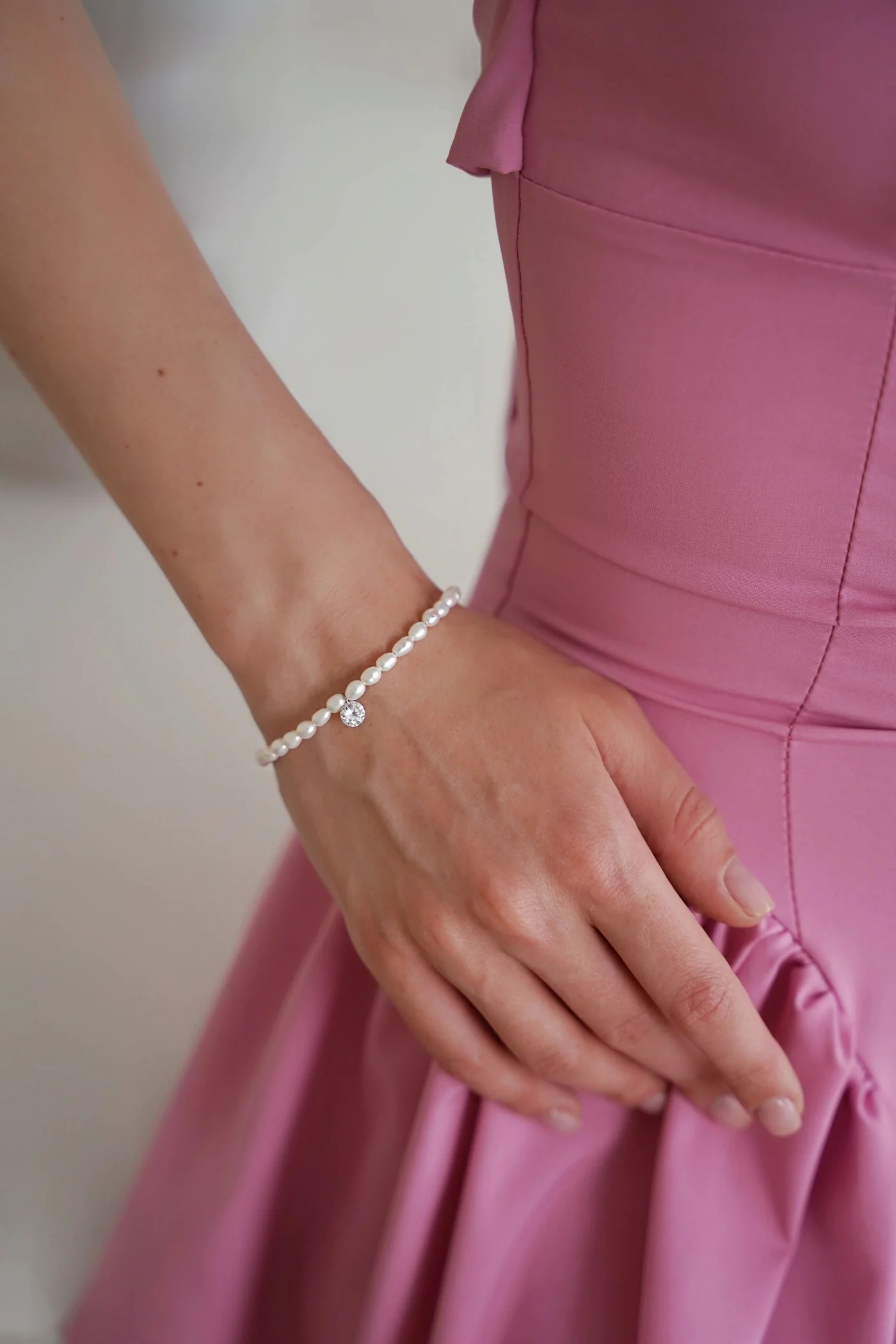 Браслет з камінчиком з мілких перлин – обкладинка - купуйте на Chuttyevo!