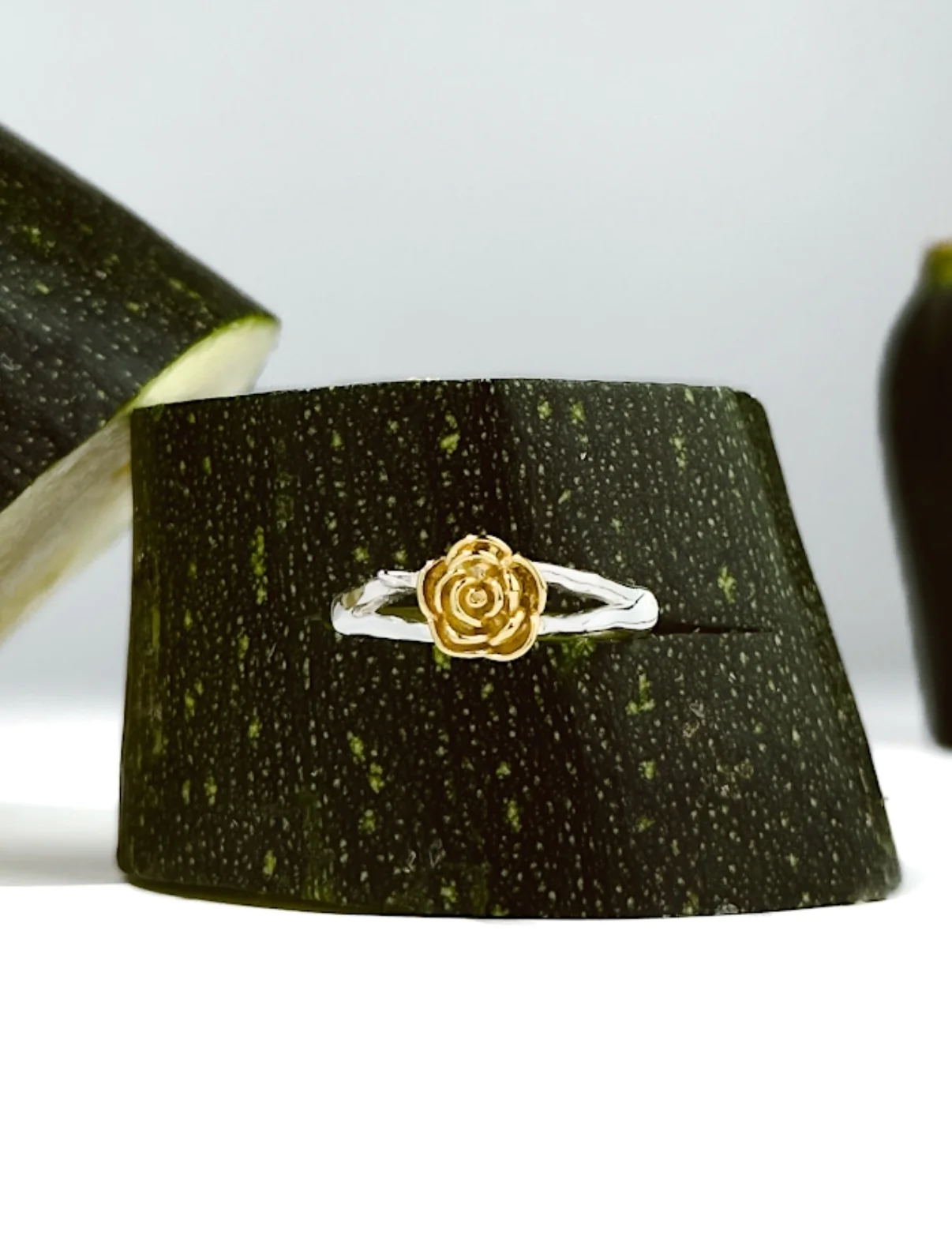 Каблучка "Golden Rose" – обкладинка - купуйте на Chuttyevo!