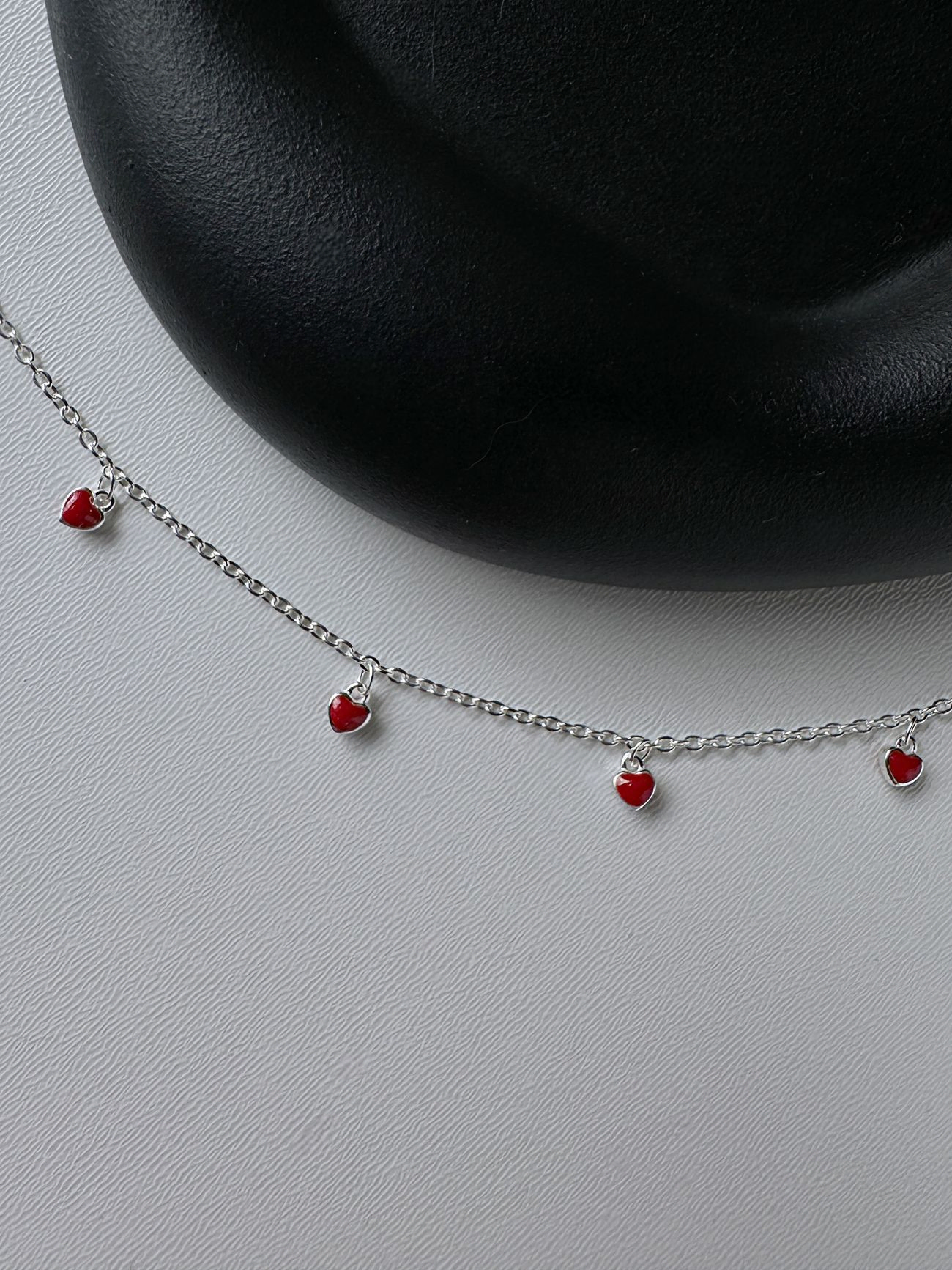 Браслет "Червоні серденька" – обкладинка - купуйте на Chuttyevo!