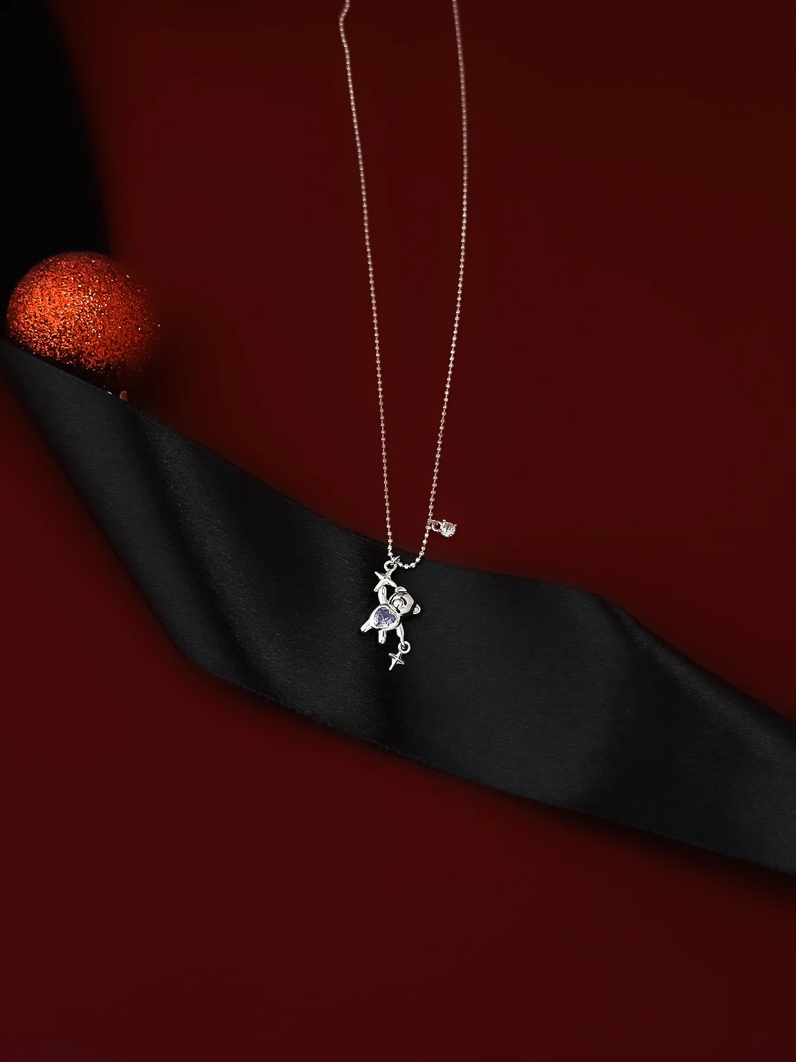 Ланцюжок "Ведмедик з серцем" – обкладинка - купуйте на Chuttyevo!