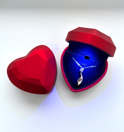 Скринька з підсвіткою «Серце», для ланцюжка – обкладинка - купуйте на Chuttyevo!