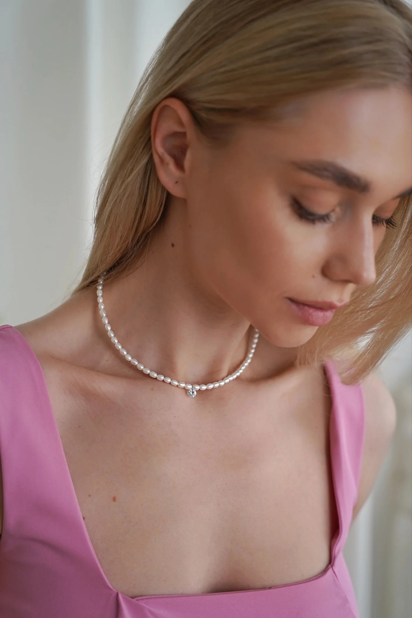 Намисто з мілких перлин з камінчиком – обкладинка - купуйте на Chuttyevo!