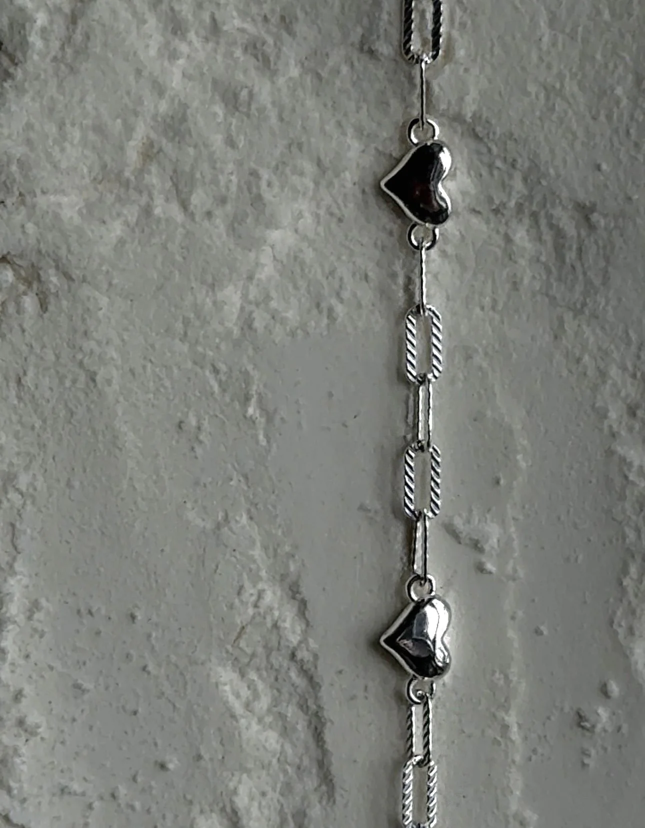 Браслет з чотирма сердечками – обкладинка - купуйте на Chuttyevo!