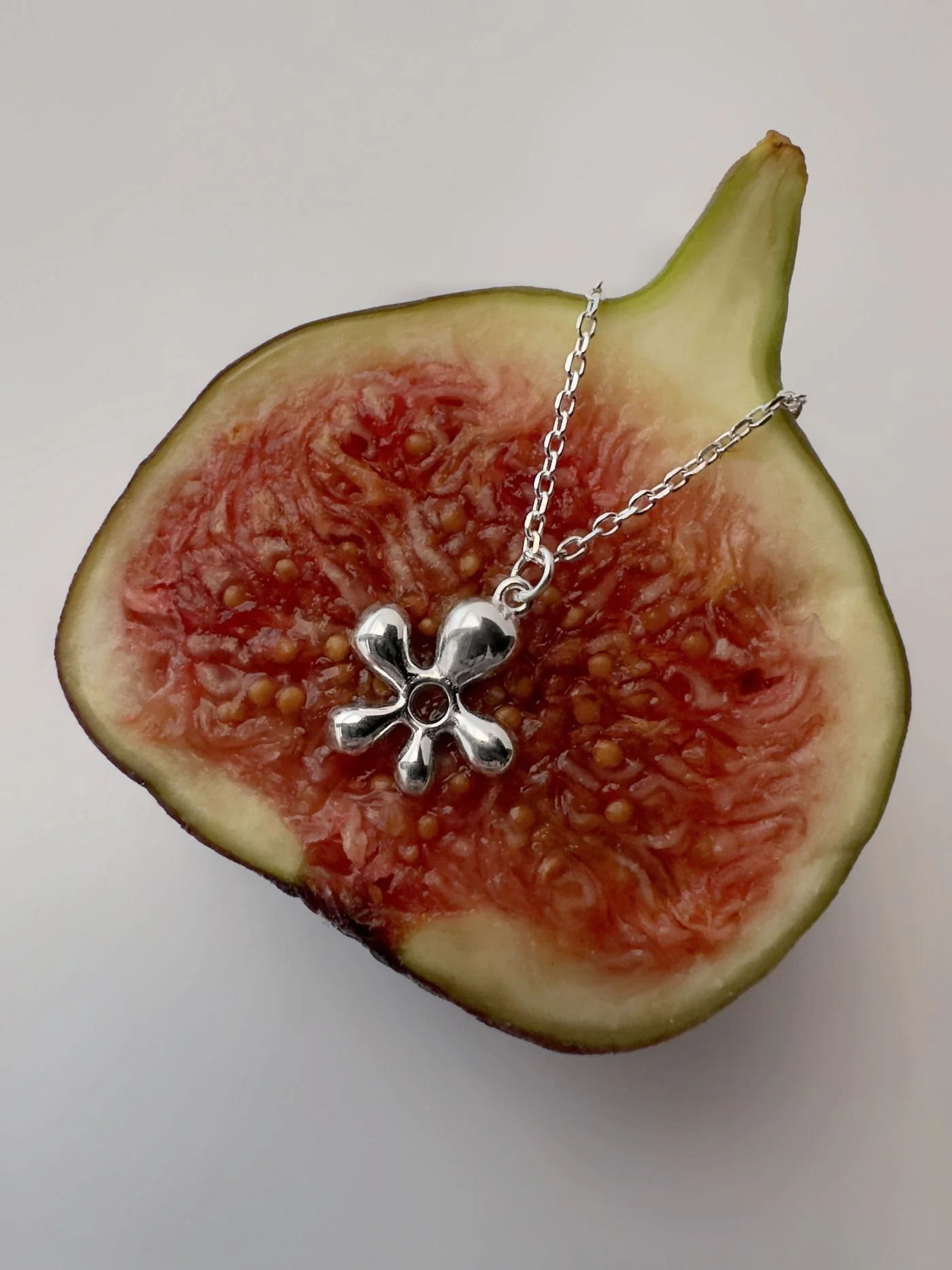 Ланцюжок "Крихітна квітка" – обкладинка - купуйте на Chuttyevo!