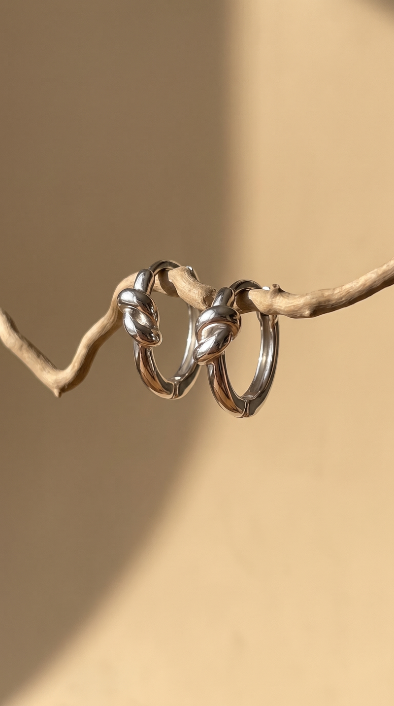 Сережки-кільця "Knot" – обкладинка - купуйте на Chuttyevo!
