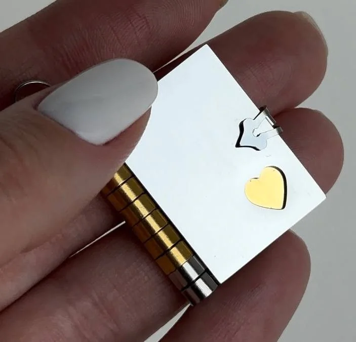 Підвіска "Книжечка" більша золота – обкладинка - купуйте на Chuttyevo!