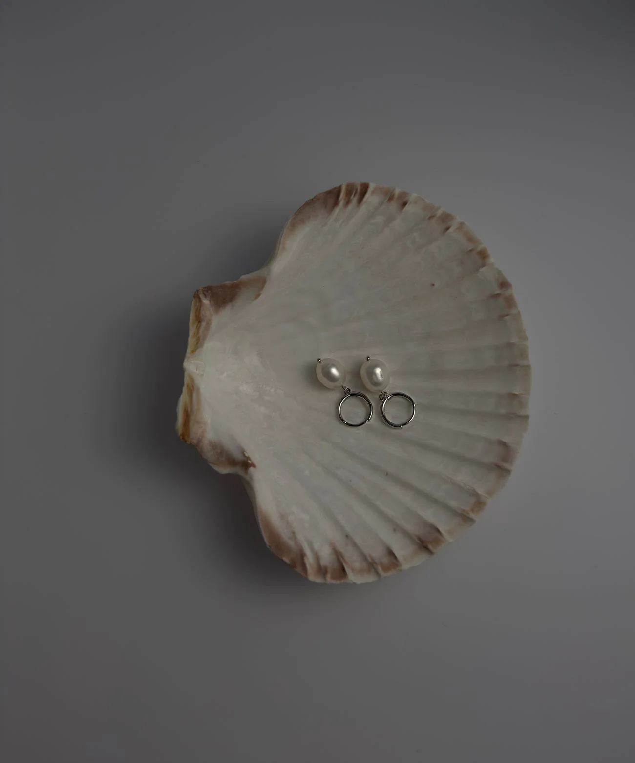 Сережки "Кільця з перлинами" – обкладинка - купуйте на Chuttyevo!