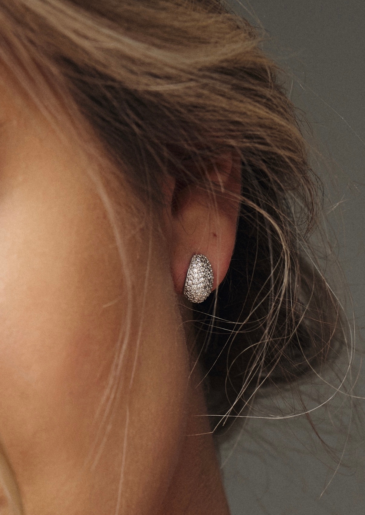 Сережки з фіанітами "Краплі" – обкладинка - купуйте на Chuttyevo!