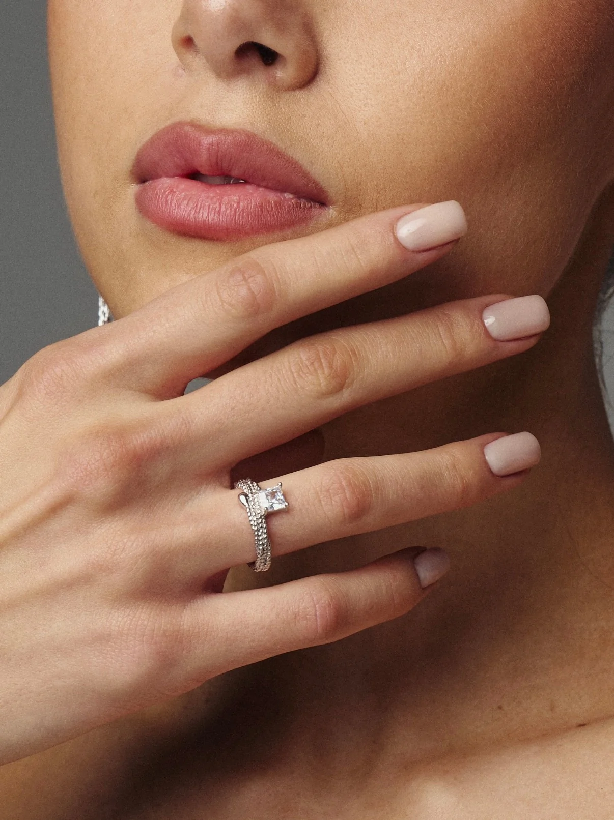 Каблучка "Вишуканість" – обкладинка - купуйте на Chuttyevo!