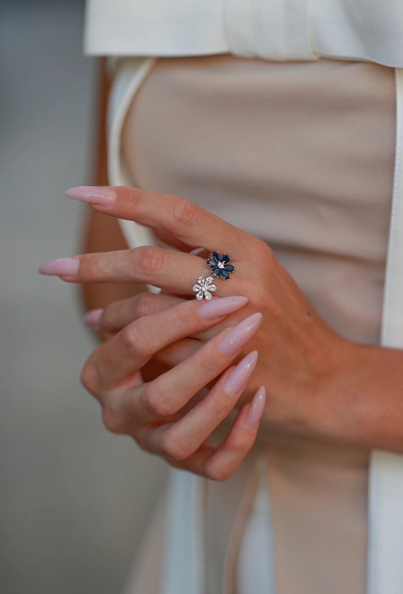 Каблучка “Квіти” синя – обкладинка - купуйте на Chuttyevo!