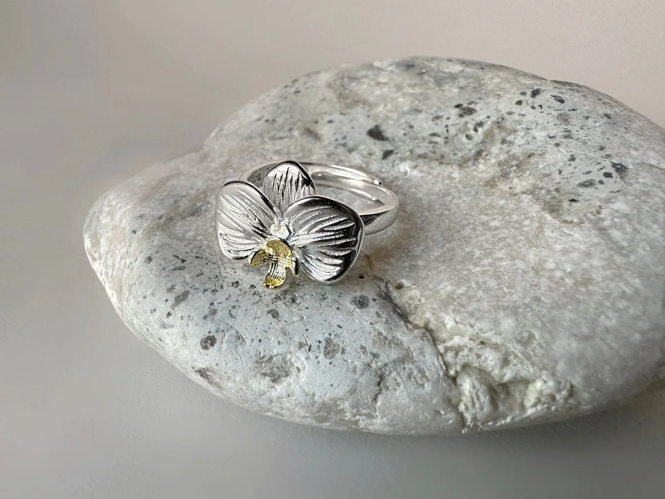 Каблучка "Орхідея" – обкладинка - купуйте на Chuttyevo!