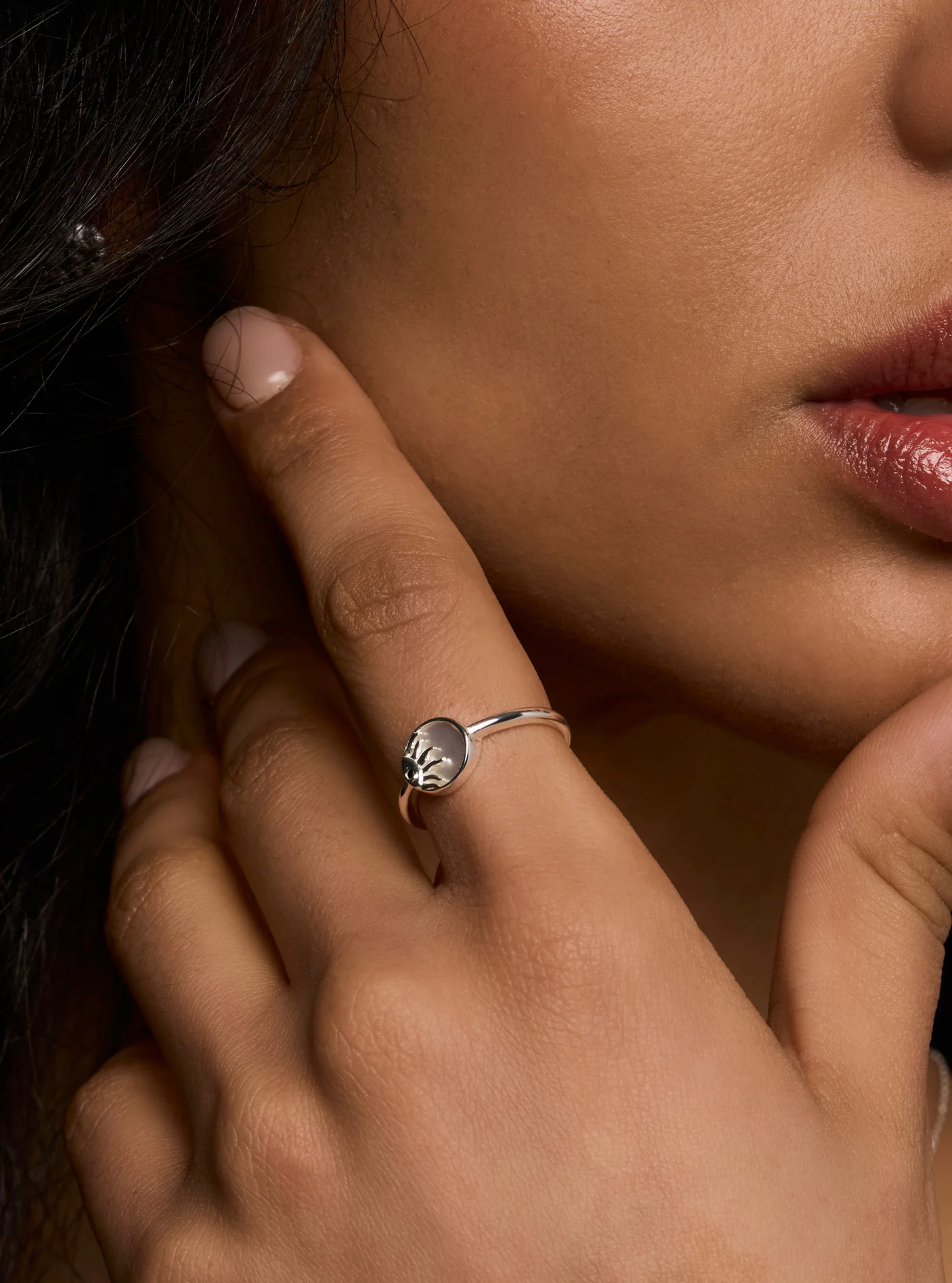 Каблучка з перламутром "Sunbeams" – обкладинка - купуйте на Chuttyevo!