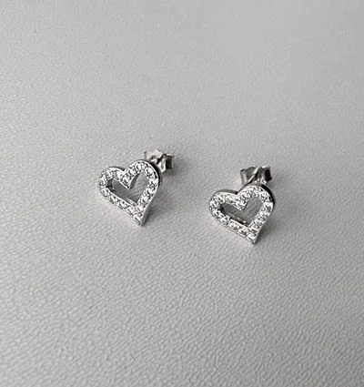 Сережки "Холодне серце" – обкладинка - купуйте на Chuttyevo!