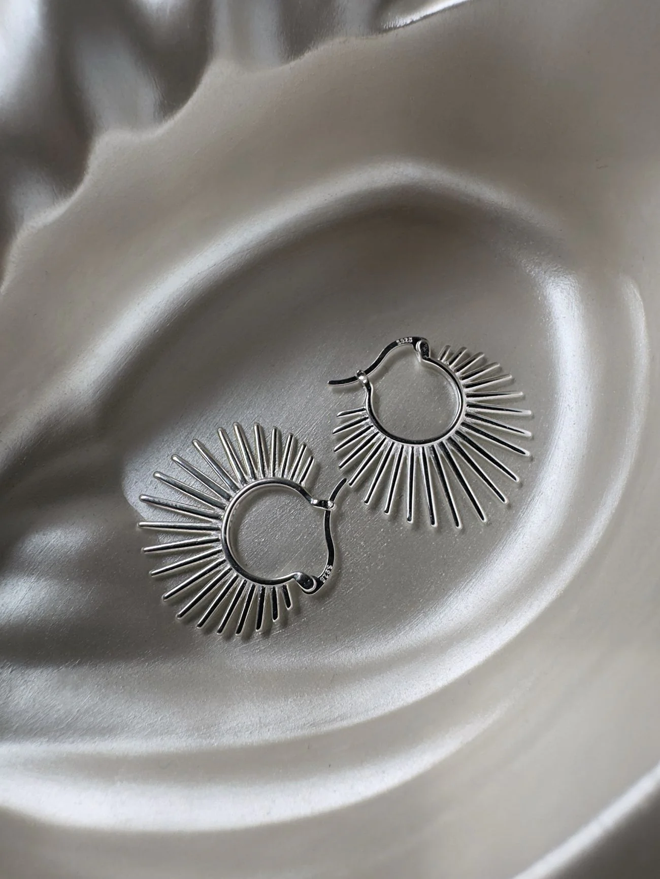 Сережки "Спалах сонця" – обкладинка - купуйте на Chuttyevo!