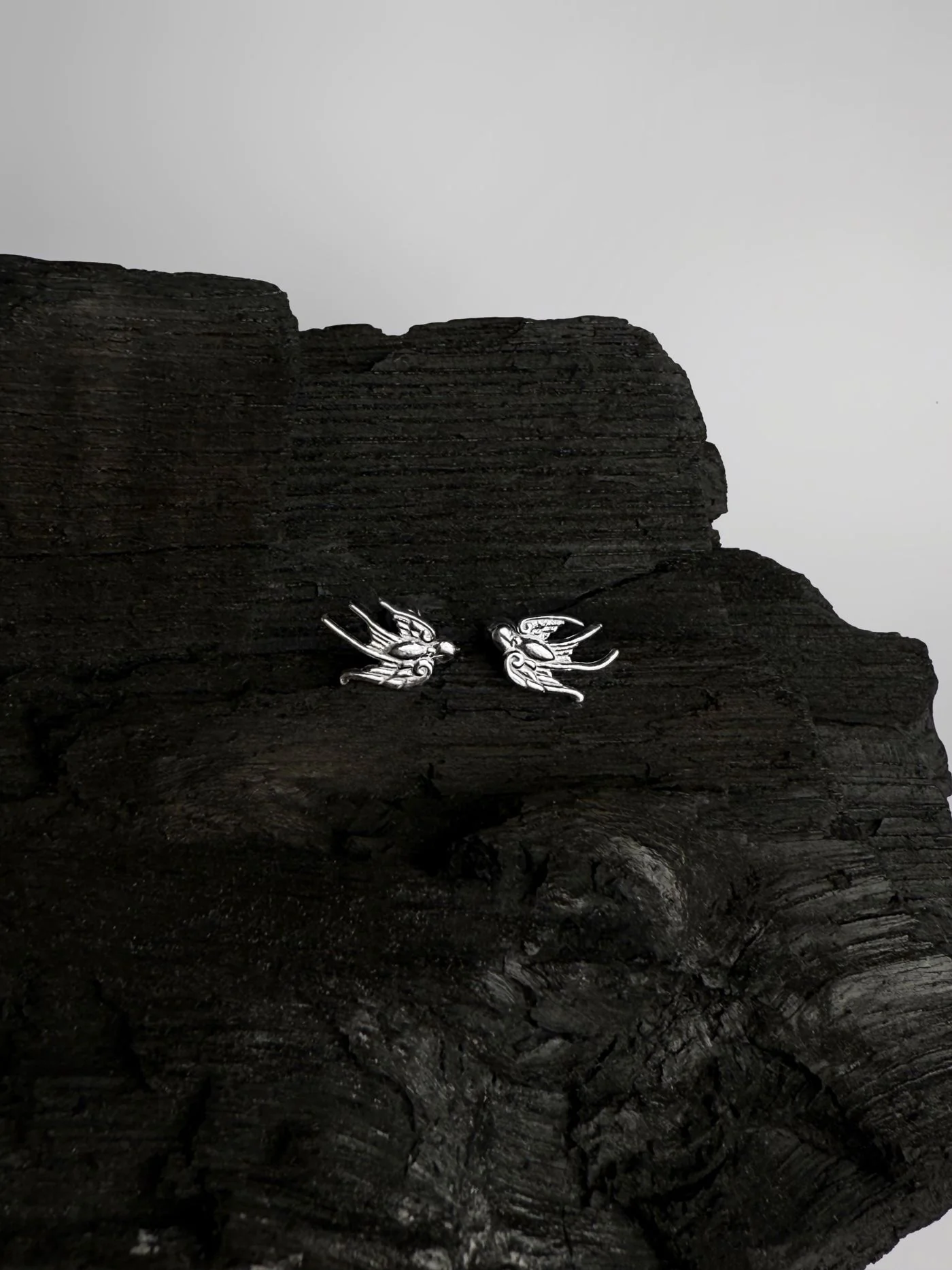 Сережки на закрутках "Ластівки" – обкладинка - купуйте на Chuttyevo!