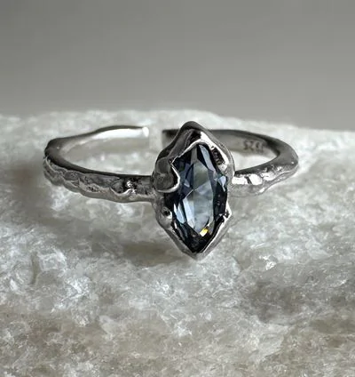 Каблучка "Синій Кристал" – обкладинка - купуйте на Chuttyevo!