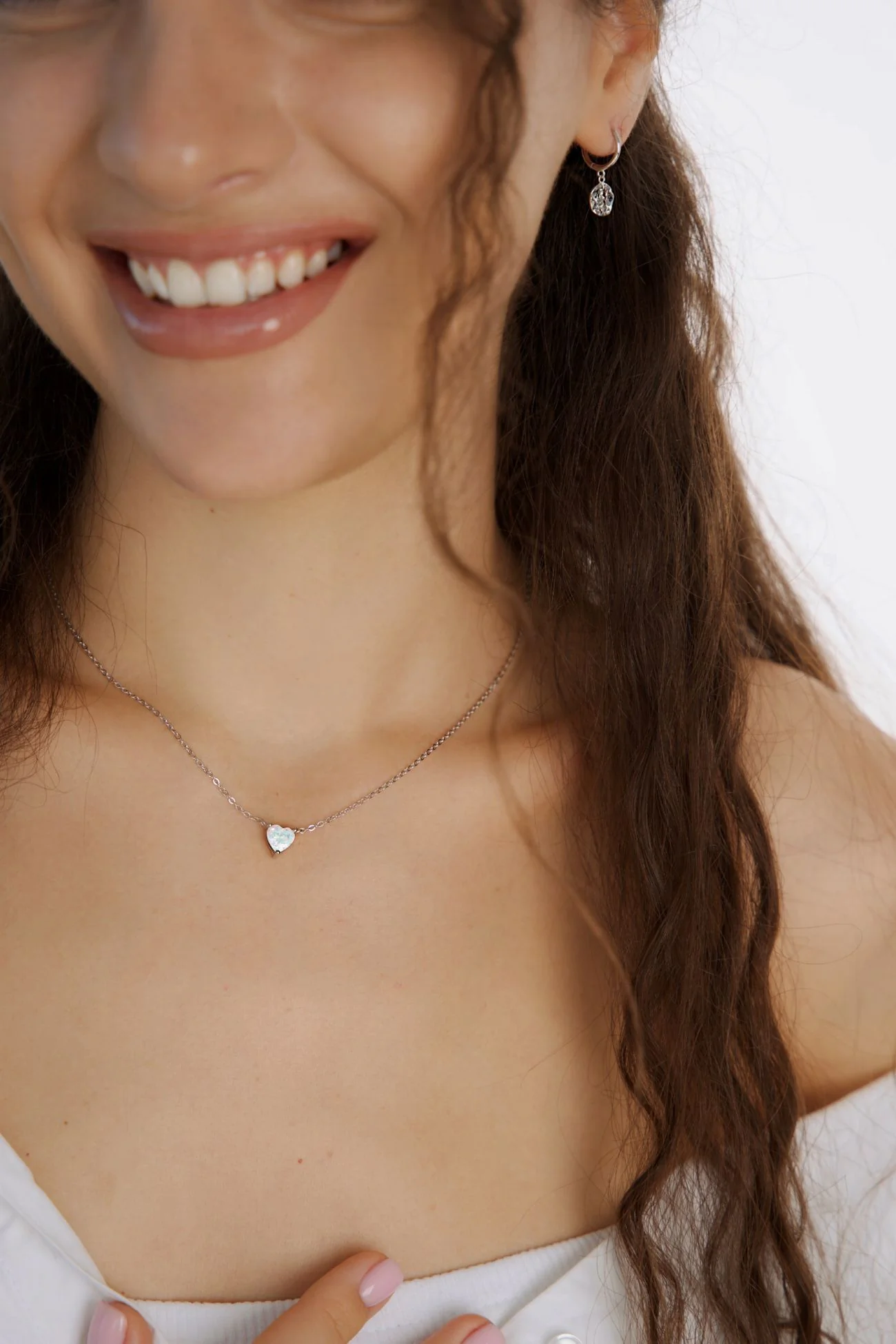 Ланцюжок "Опал біле серце" – обкладинка - купуйте на Chuttyevo!