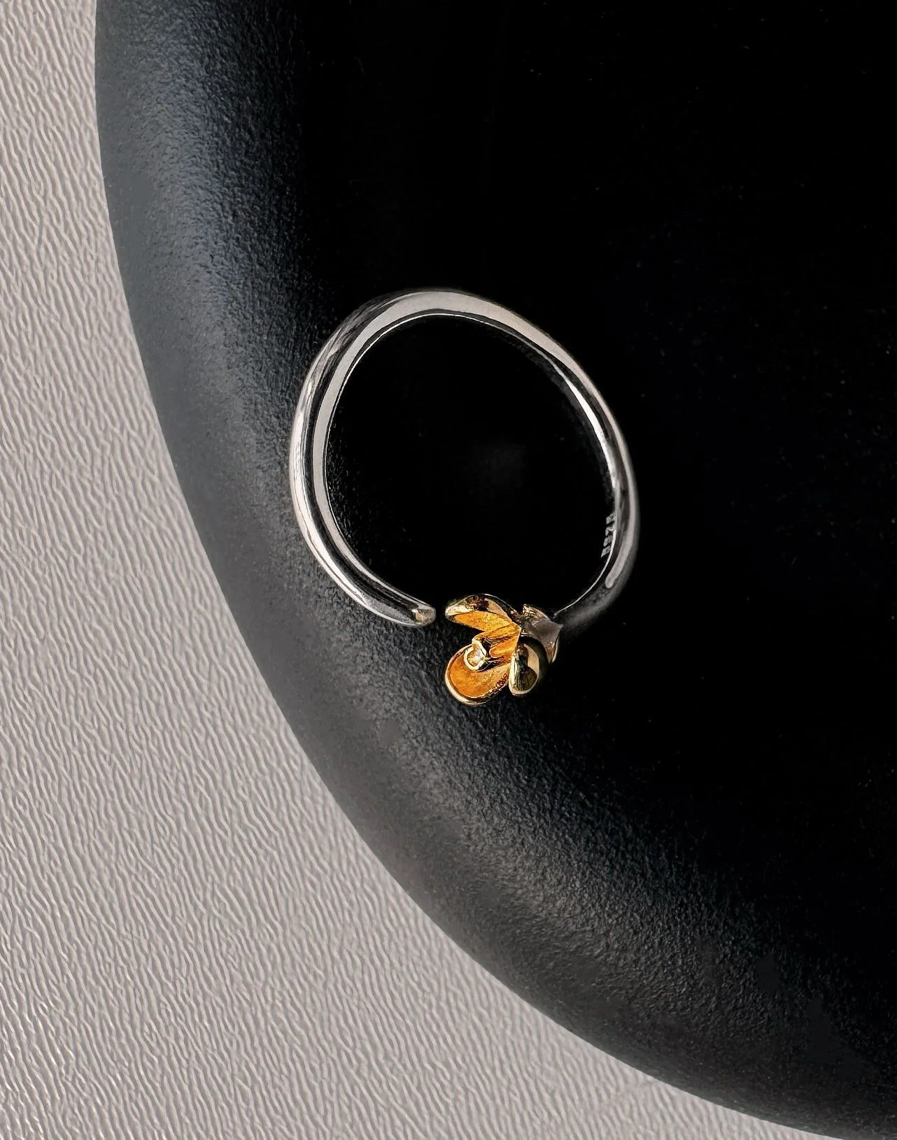 Каблучка "Магнолія" – обкладинка - купуйте на Chuttyevo!