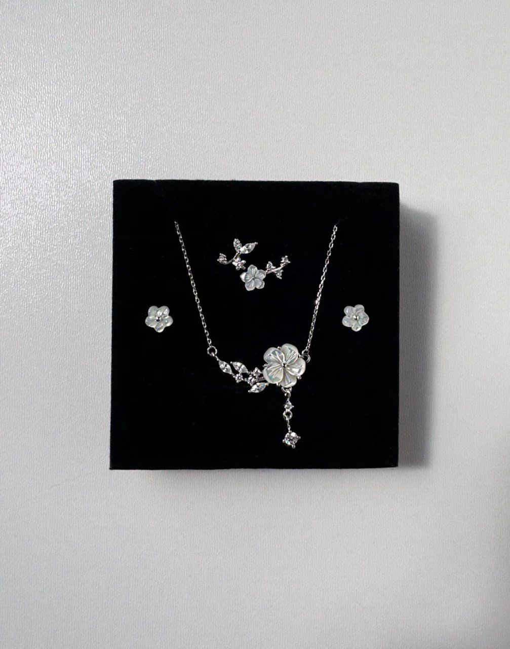 Набір "Перламутрова квітка" – обкладинка - купуйте на Chuttyevo!