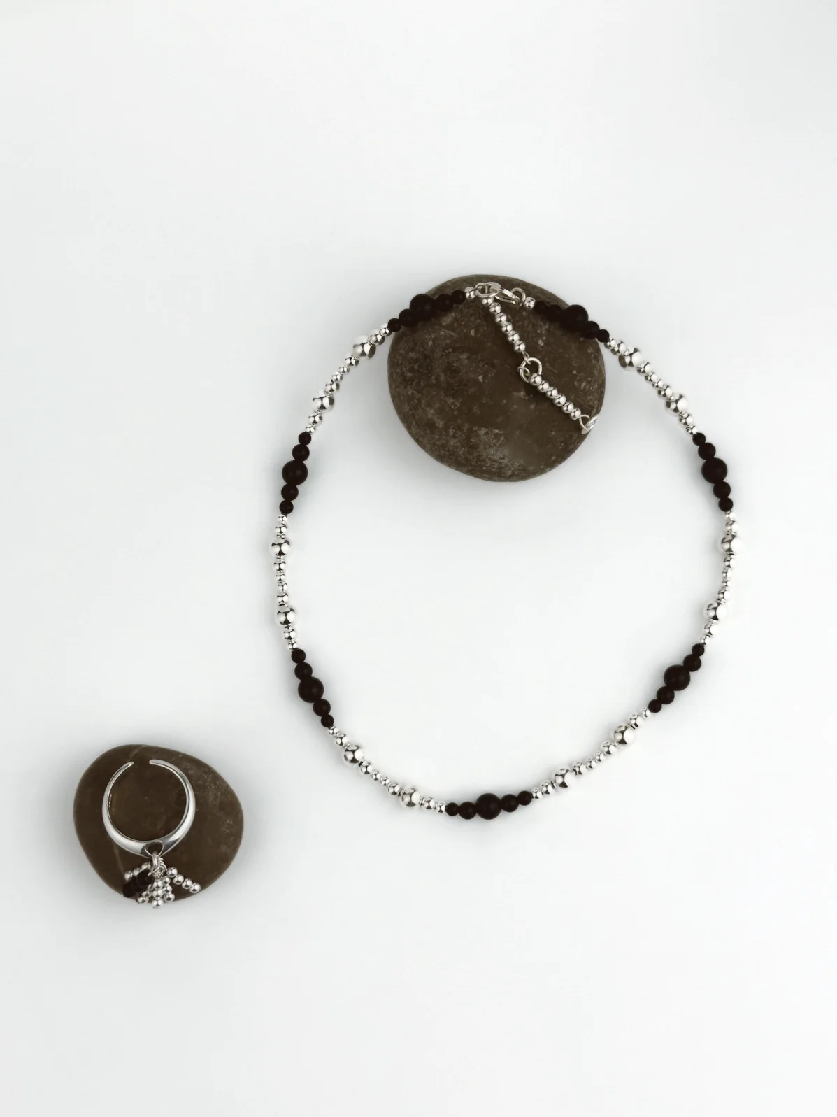 Набір “Black beads” – обкладинка - купуйте на Chuttyevo!