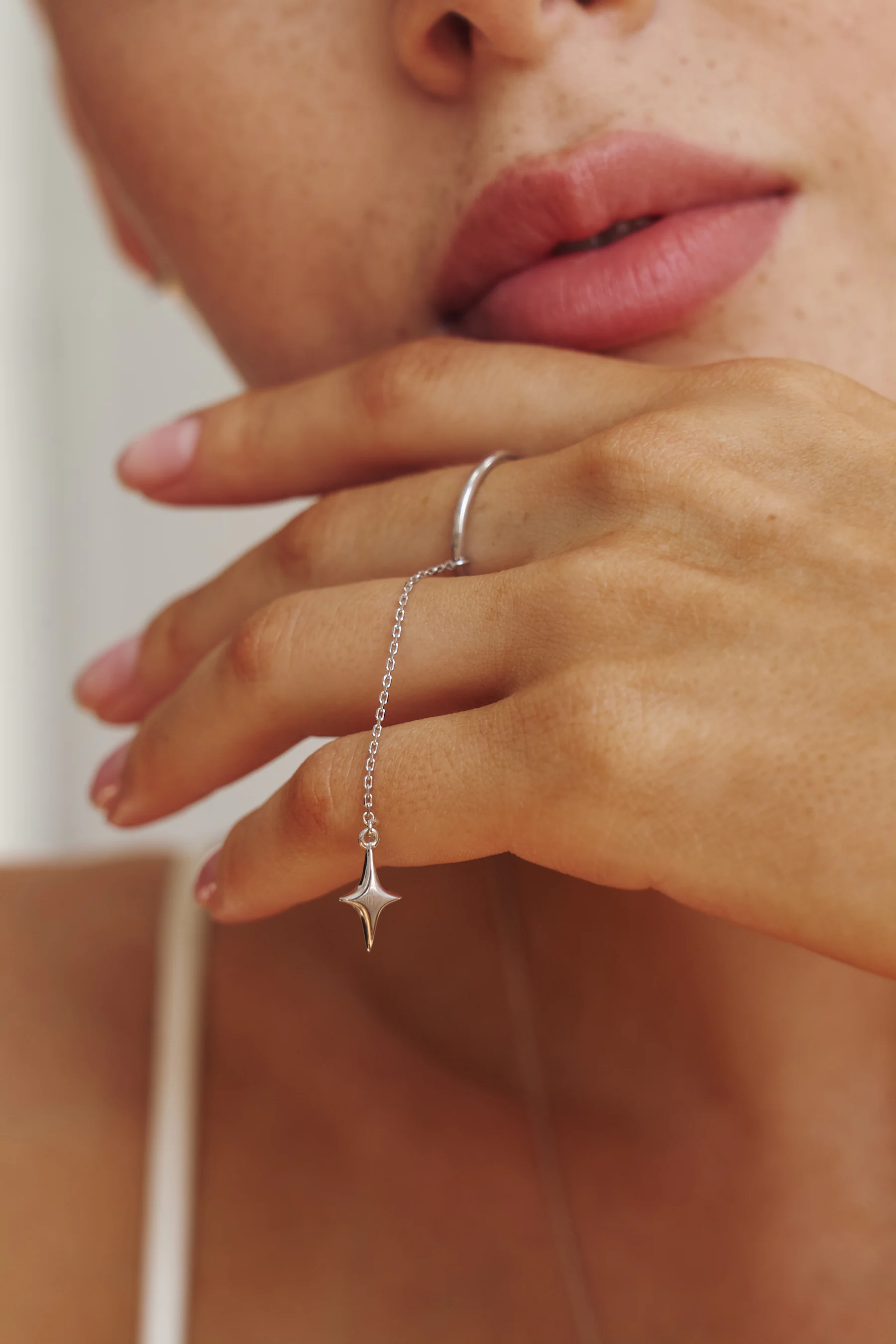 Каблучка "Silver Star" з ланцюжком – обкладинка - купуйте на Chuttyevo!